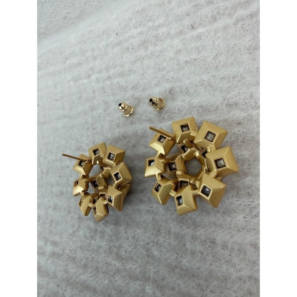Ruby Red Crystal Cluster Earrings Gold Tone Statement New Elegant - Picture 5 of 6